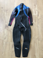 Load image into Gallery viewer, Pre Loved Blueseventy Helix Triathlon Womens Wetsuit MA (860) - Grade A