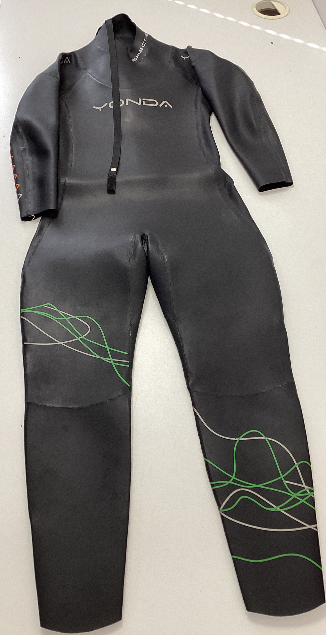 Pre Loved Yonda Spectre Wetsuit Mens size ML (60) - Grade C