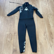 Load image into Gallery viewer, Pre Loved Aquasphere Pursuit v3 Wetsuit Men&#39;s XL (32) - Grade B