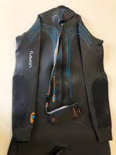 Load image into Gallery viewer, Blueseventy Fusion Triathlon Wetsuit Womens EX HIRE (Small)