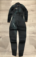 Load image into Gallery viewer, Pre Loved Blueseventy Reaction Triathlon Womens Wetsuit S (780) - Grade C