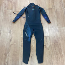 Load image into Gallery viewer, Pre Loved Blueseventy Fusion Triathlon Wetsuit Men&#39;s SM (122) - Grade A