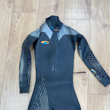 Load image into Gallery viewer, Pre Loved Blueseventy Helix Thermal Triathlon Wetsuit Womens XS - Tri Wetsuit Hire