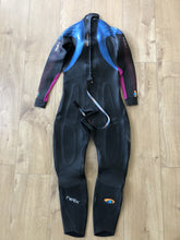 Load image into Gallery viewer, Pre Loved Blueseventy Helix Triathlon Womens Wetsuit MA (860) - Grade B